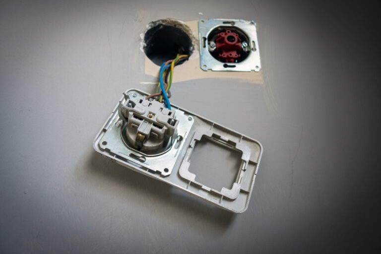 Wady ukryte mieszkania: jak je wykryć, udowodnić i bezpiecznie rozliczyć (rynek premium, Kraków)